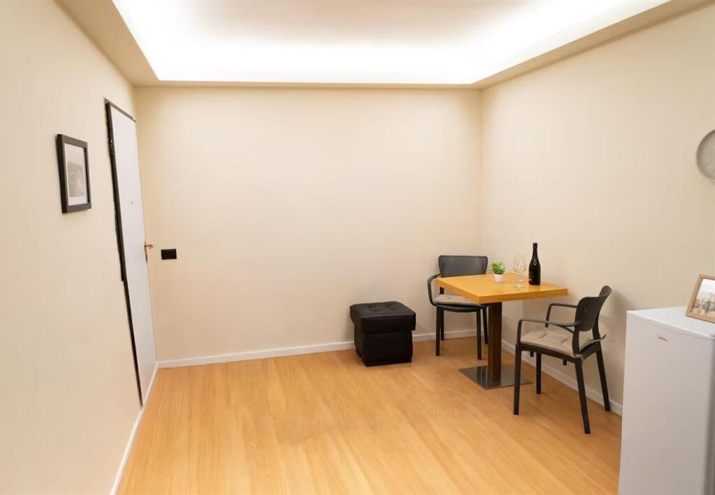 UFFICIO IN AFFITTO 25 M2 PAZARI I RI 480 EURO