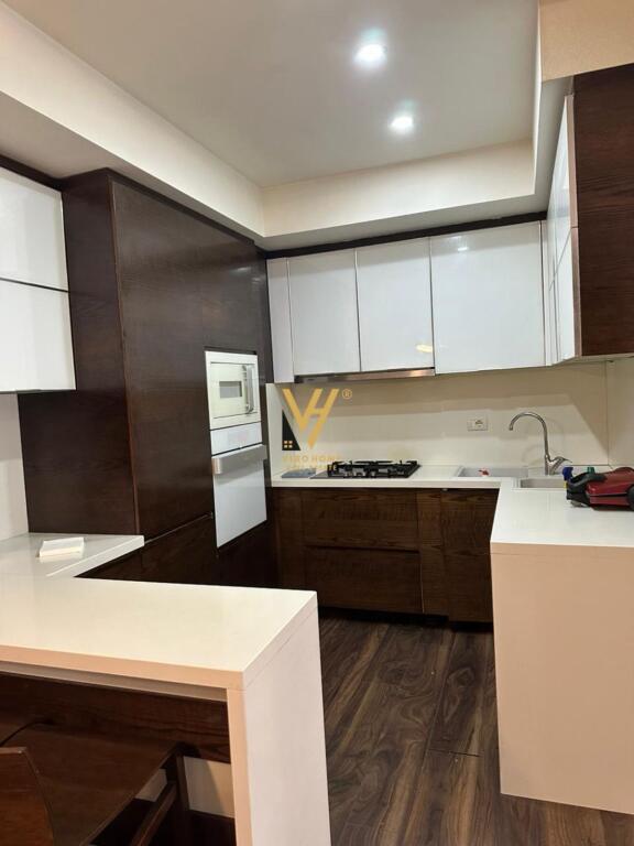 AFFITTASI APPARTAMENTO 3+1+BLK IN ZONA KOMUNALE. CONTATTO, EX PARCO 95.000 LEKE