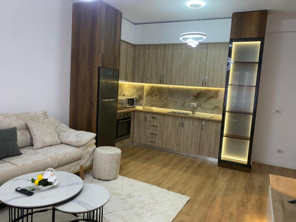 Apartament 2+1 ne Astir prane Artistit!