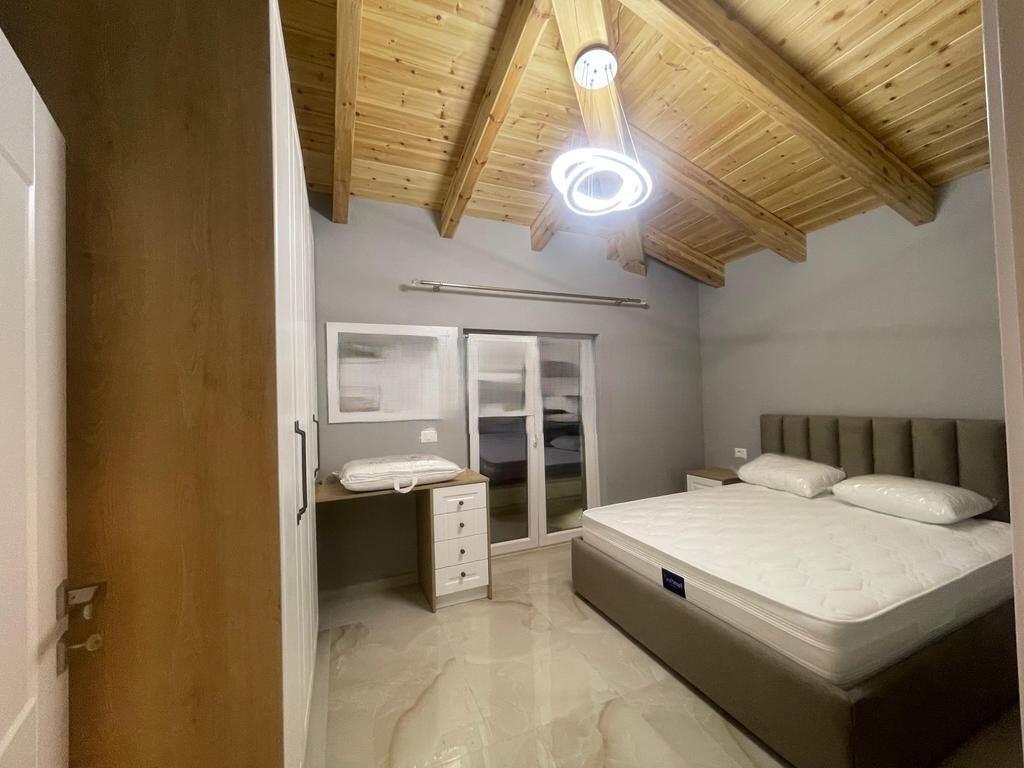Villa floor for rent in Farkë 800 € /Month