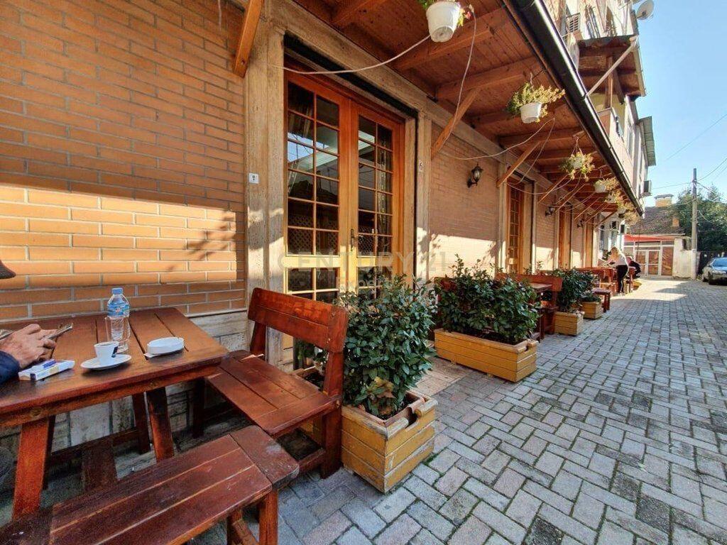 AMBIENTE COMMERCIALE IN AFFITTO IN VIA KAVAJA! 2.500 € /Mese Sup. Totale 108m2