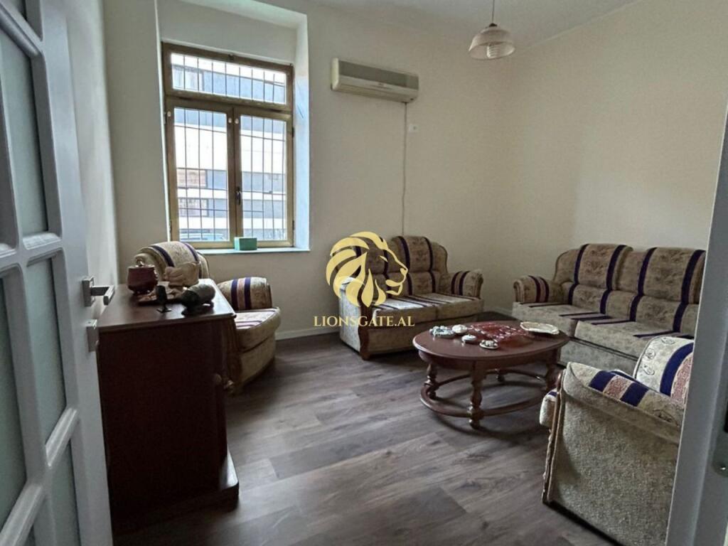 🏢 AMBIENT BIZNESI ME QIRA – ZONA E MEDRESES