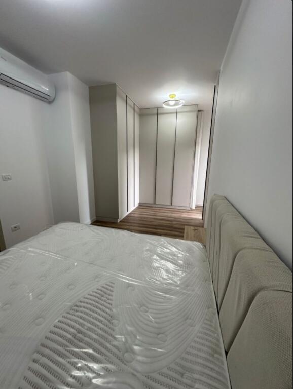 Tirane, affittasi appartamento 2+1+Balcone Piano 3, 95 m² 1.000 € (Via Qemal Stafa)

