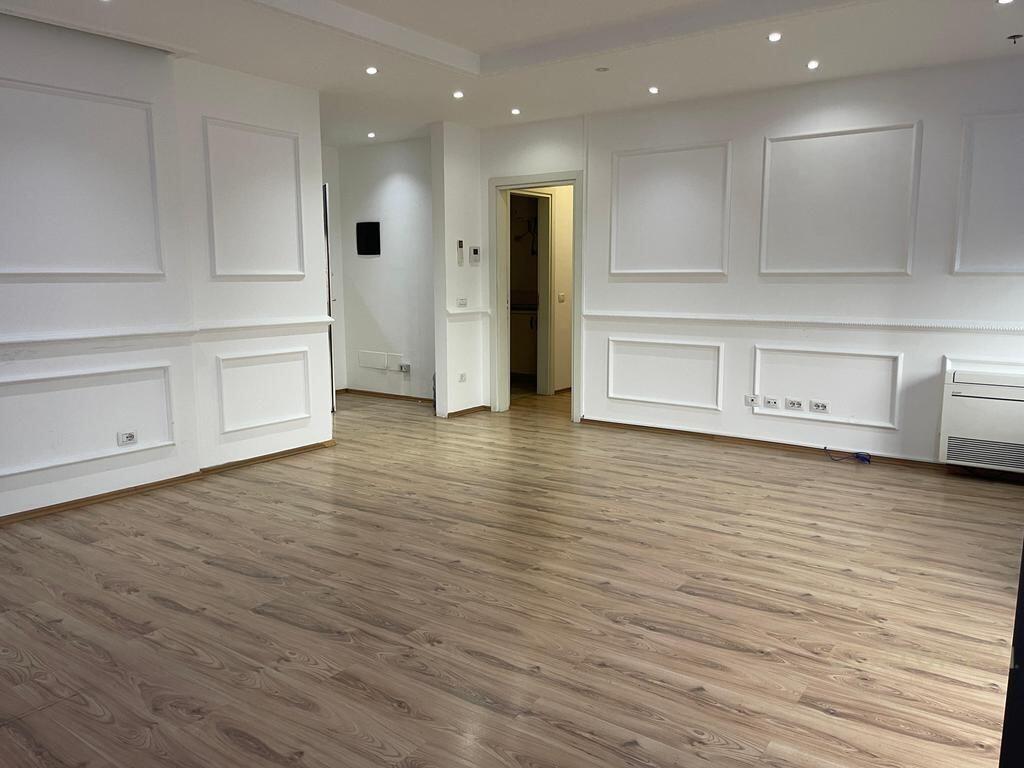 Locale per ufficio in affitto presso Ring Center !