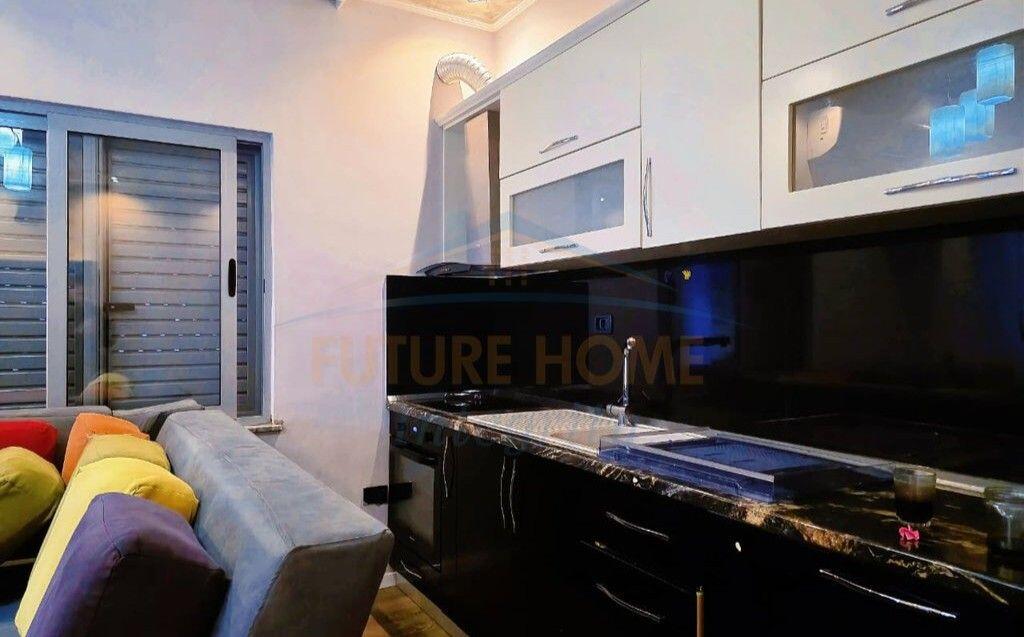 Qera, Apartament 2+1+2+Post Parkimi, Fresku, Tirana.