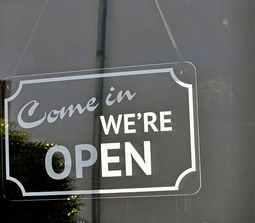 SHOP FOR RENT NEAR GOLDEN PARK 850 euro