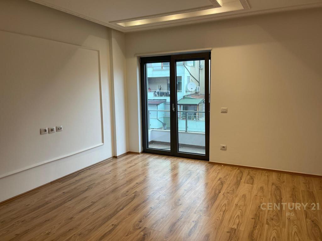 Locale per ufficio in affitto presso Ring Center !