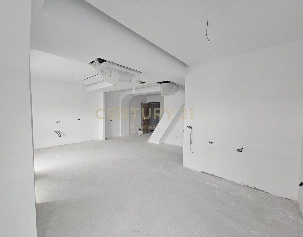 Apartment 1+1 for sale adapted for office – Square 21 Complex