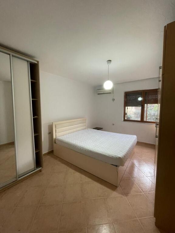 Shitet, Apartament 1+1, Rruga e Elbasanit, Tiranë