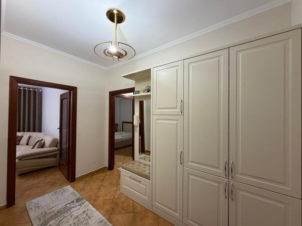 Apartment 2+1 for rent in Komuna e Parisit