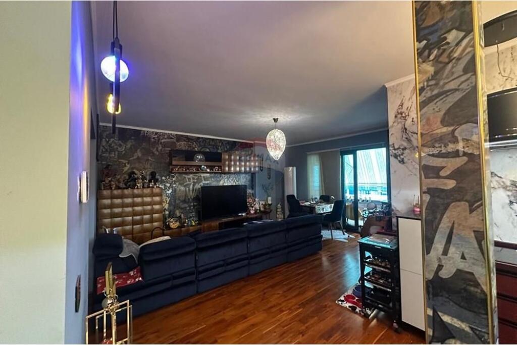 Apartment 1+1 90 m² for sale, 6th floor with elevator