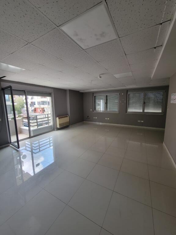 UFFICIO IN AFFITTO 210 M2 BLLOK 3700 EURO FH-51531