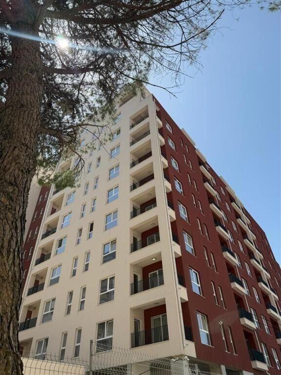 Shitet Apartament 2+1 te Kompleksi Aura ne Rr. Dritan Hoxha