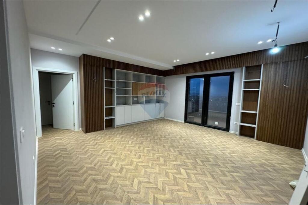 Office for rent at Tirana Garden Building