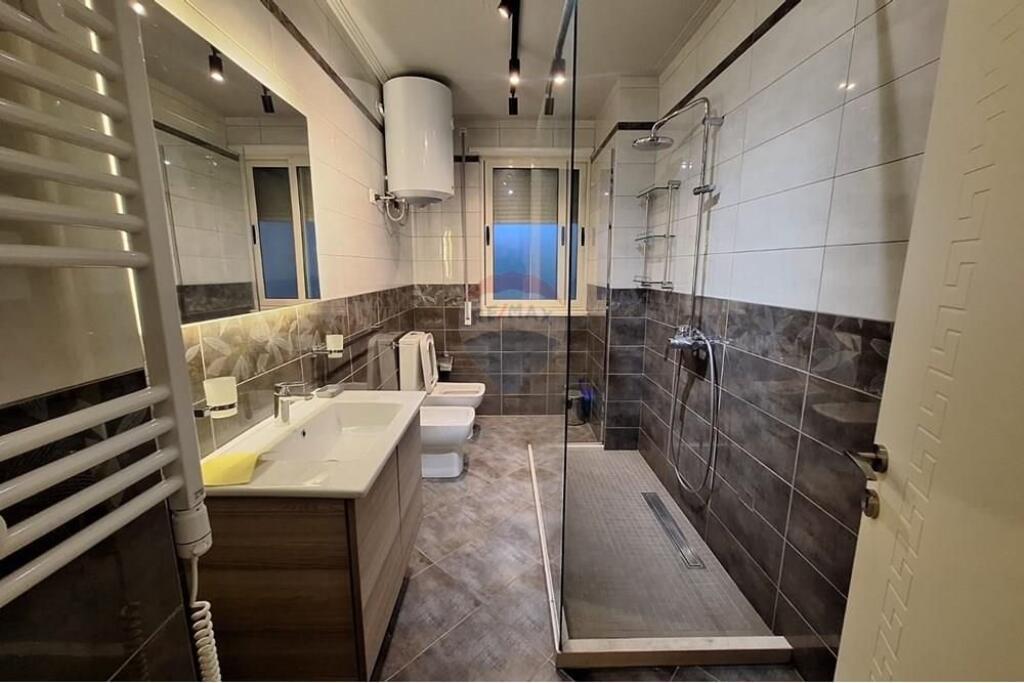 Apartament 2+1+ post parkimi me qera Don Bosko