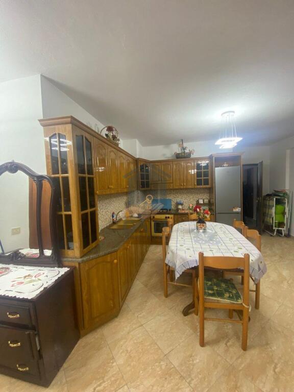Apartament 1+1 me qira – Plazh Ilira, kati i 7 me ashensor