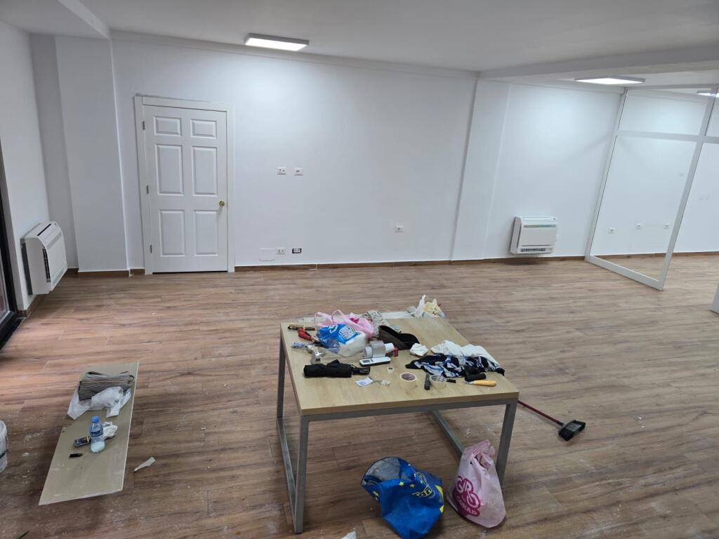 Ambjent me qira 320m2 tek Tirana Garden Building