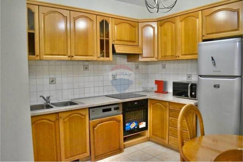 APARTAMENT 2+1 PËR QIRA NE BLLOK !