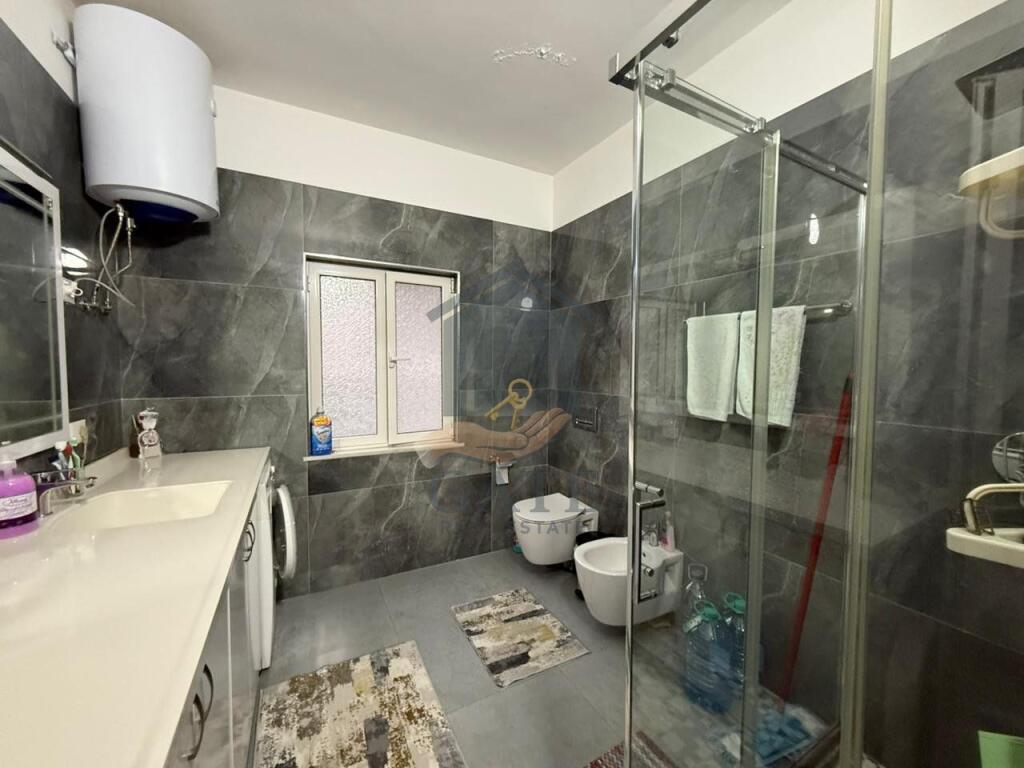 Shitet Apartament 1+1 i Investuar, 73 m² – Plazh Iliria