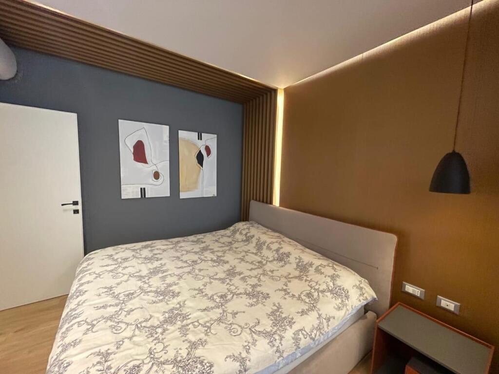 Apartament per qera 2+1+2+parkim tek Liqeni i Thate