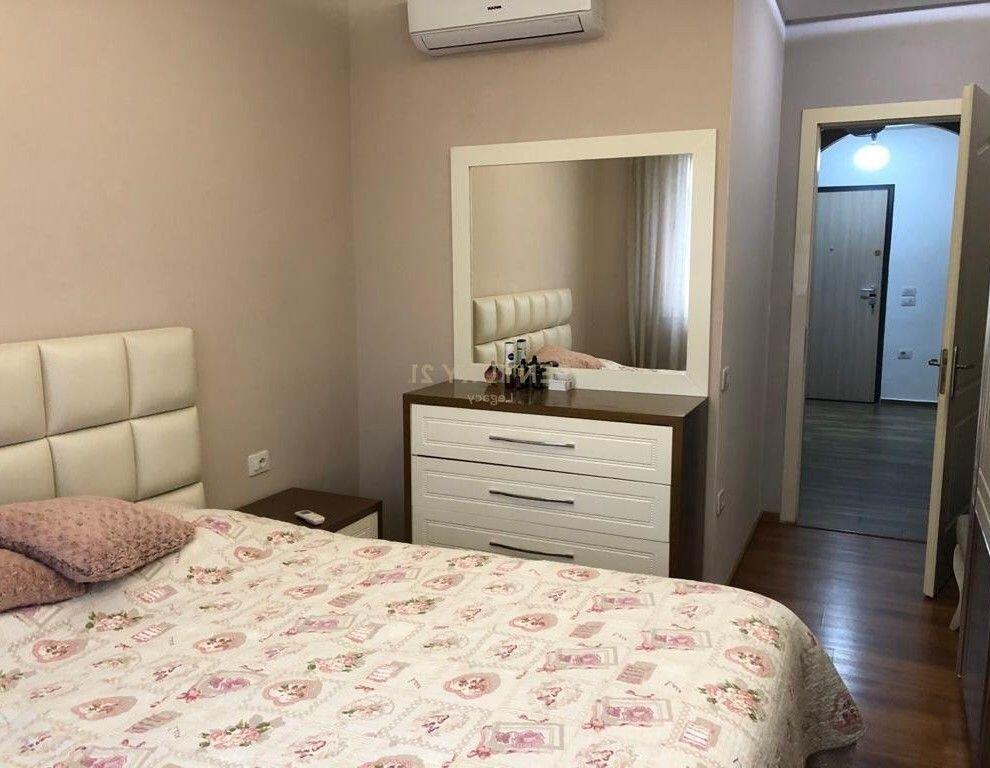 Apartment 1+1 for rent near the Red School + Parking spot (optional +100 euro).