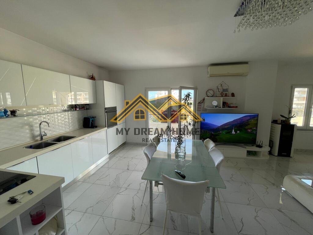 VENDESI APPARTAMENTO 3+1+3 BALCONI A SHKEMBI I KAVAJES, DURRES!