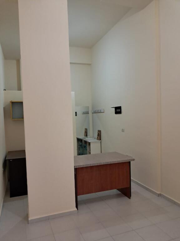 Shop for Long-Term Rent - Cole, Vlore