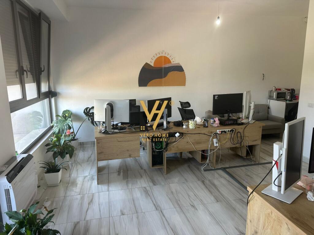 JEPET ZYRE 134 M2 ME QIRA TE ALI DEMI 650 EURO