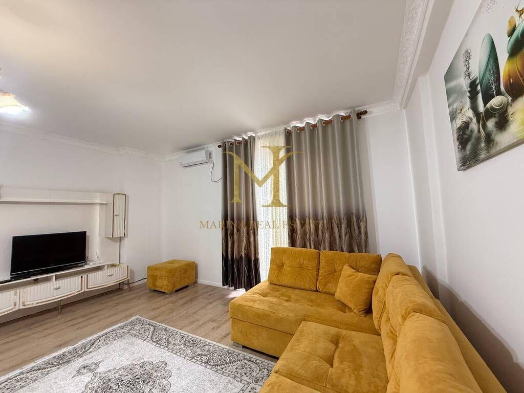 APARTAMENT 1+1 ME QERA NE PLAZH , PRANE SHKOLLES BAJRAM CURRI !!