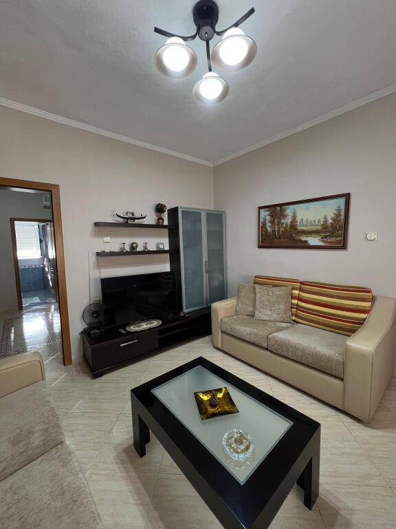 2+1 600 Eur for rent Elbasan street