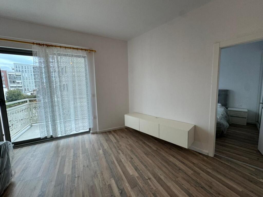 Apartament 1+1, Fusha Aviacionit!