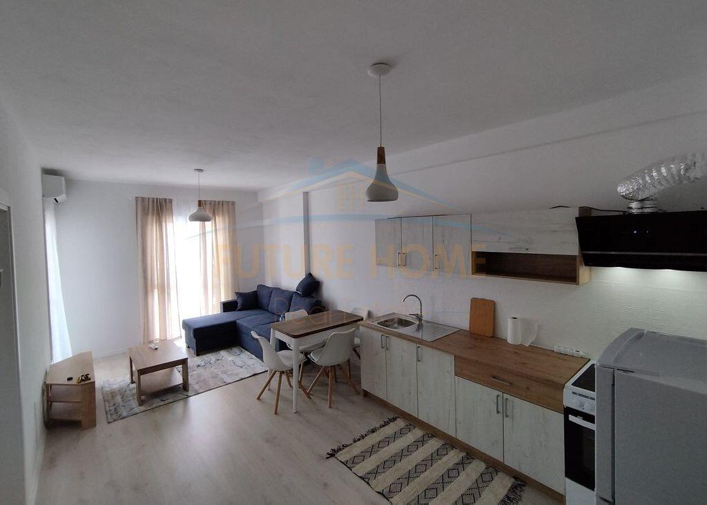 Qera,Apartament 1+1 tek Univers City prane QTU
