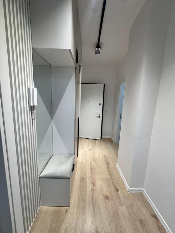 Apartment 2+1 for rent at Komuna e Parisit