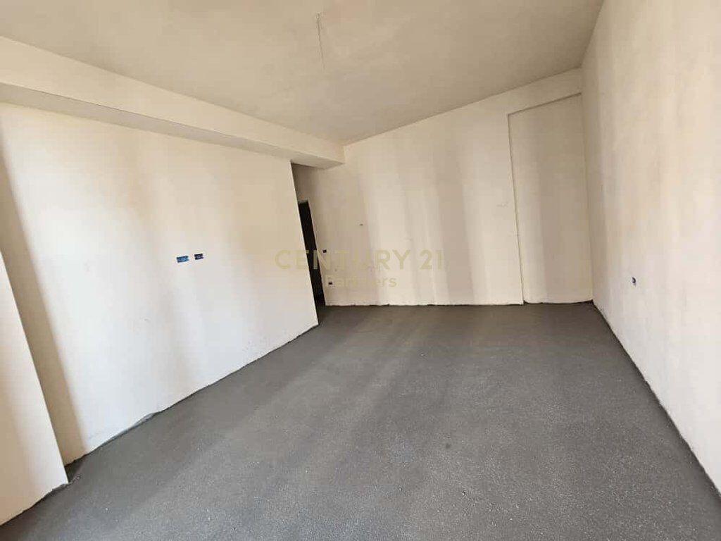 For sale 2+2+2 balconies Tirana RiverSide Residence, Javer Malo Street, Tirana!