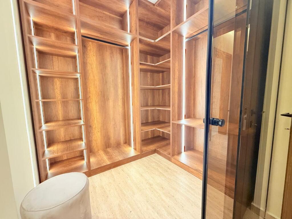 🏡 Appartamento Esclusivo in Affitto 3+1+4 Bagni + 2 Posti Auto