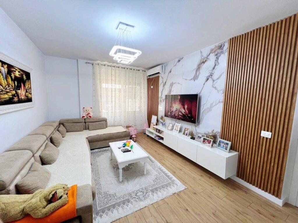 SUPER SUPER PRICE! 📣1450 euro/m2📣  📍Shkoze, Tom Doshi Complex