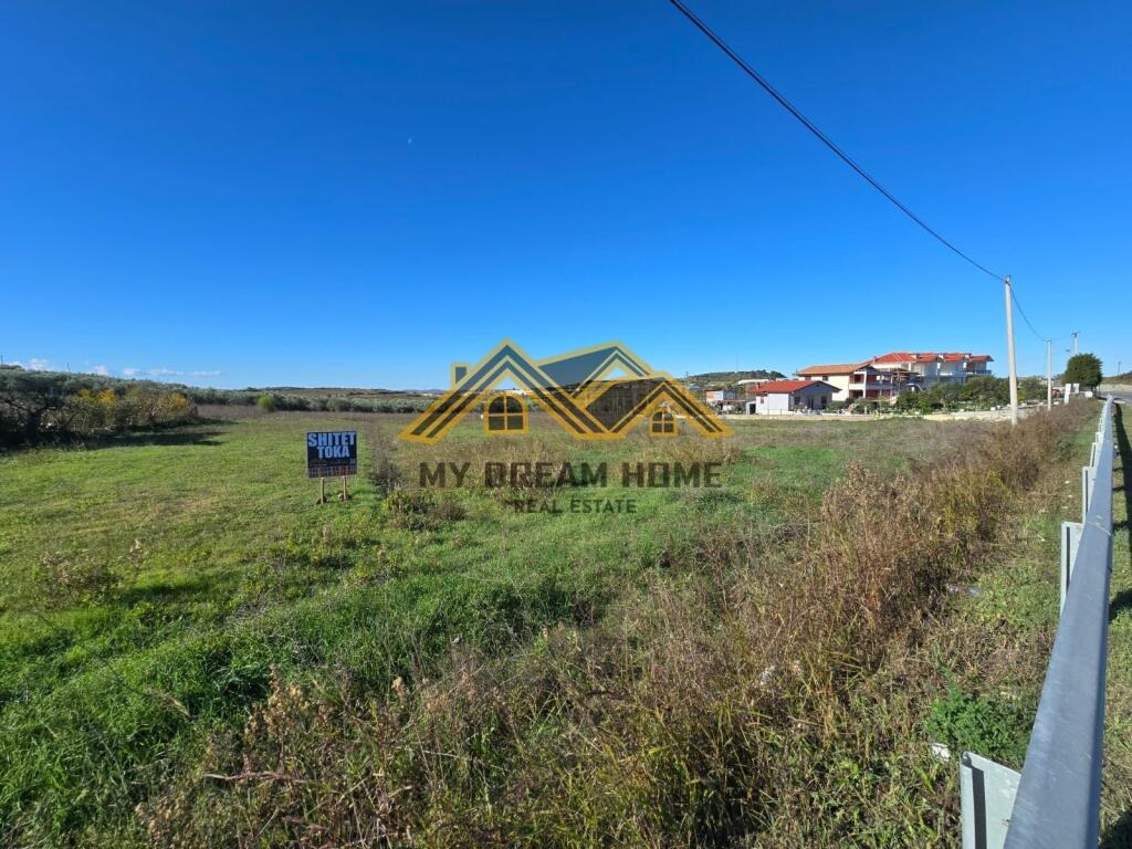 Terreno in Vendita a Manëz Vicino alla Strada !