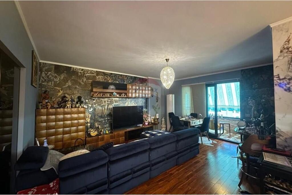 Apartment 1+1 90 m² for sale, 6th floor with elevator