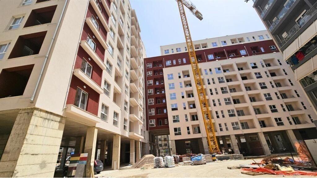 Shitet Apartament 2+1 te Kompleksi Aura ne Rr. Dritan Hoxha