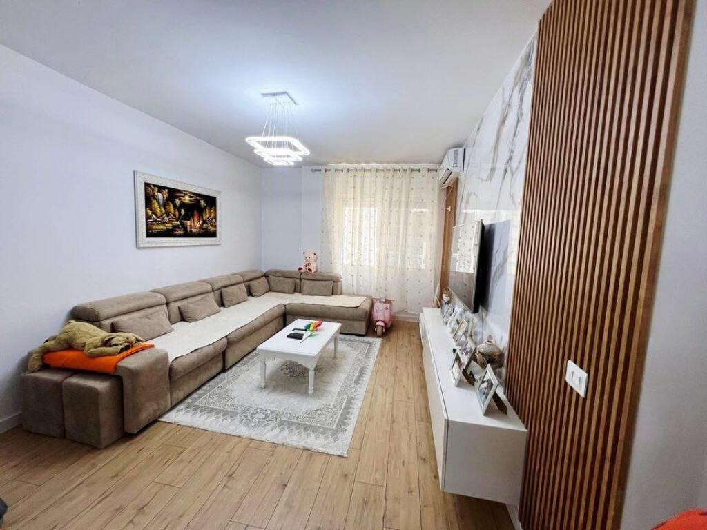 SUPER SUPER PRICE! 📣1450 euro/m2📣  📍Shkoze, Tom Doshi Complex
