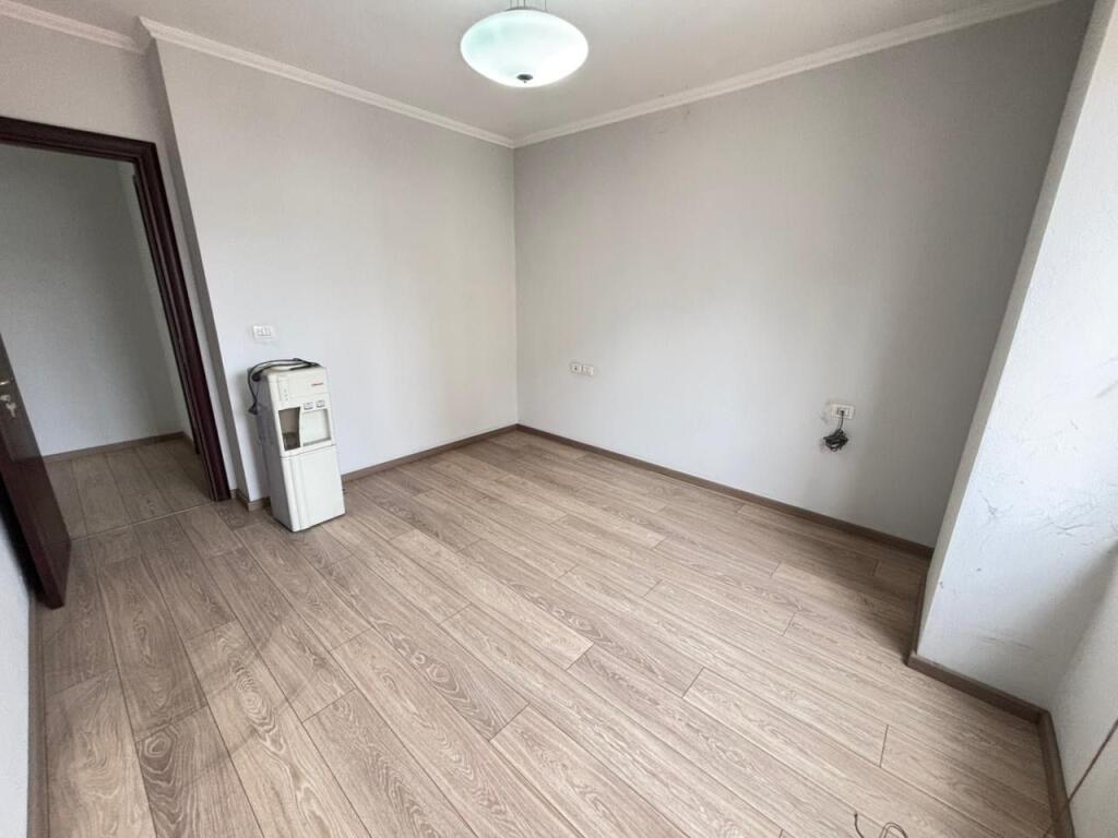 Apartament 2+1 tek 21 Dhjetori!