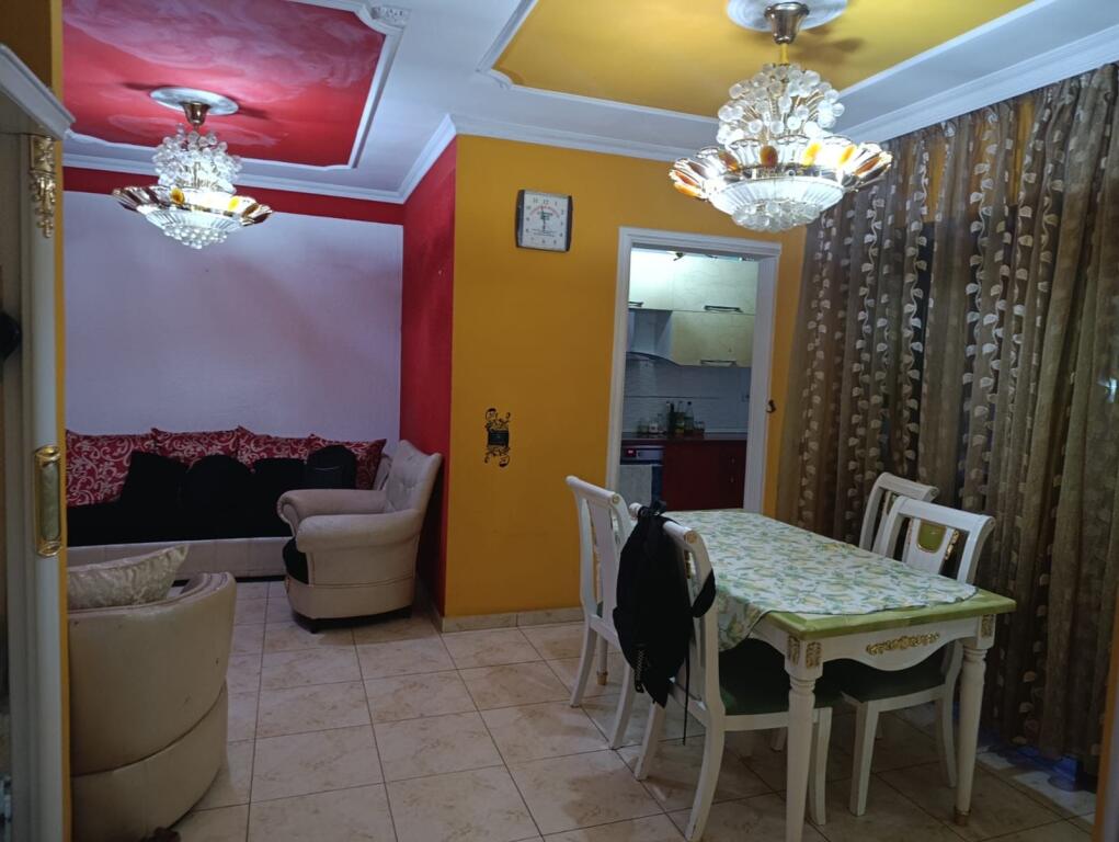 Apartament 2+1, Pallati me shigjeta!