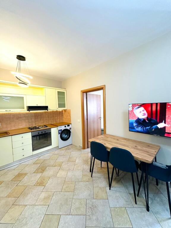 Jepet me qera apartamenti 1+1 prane Qendres 600 €