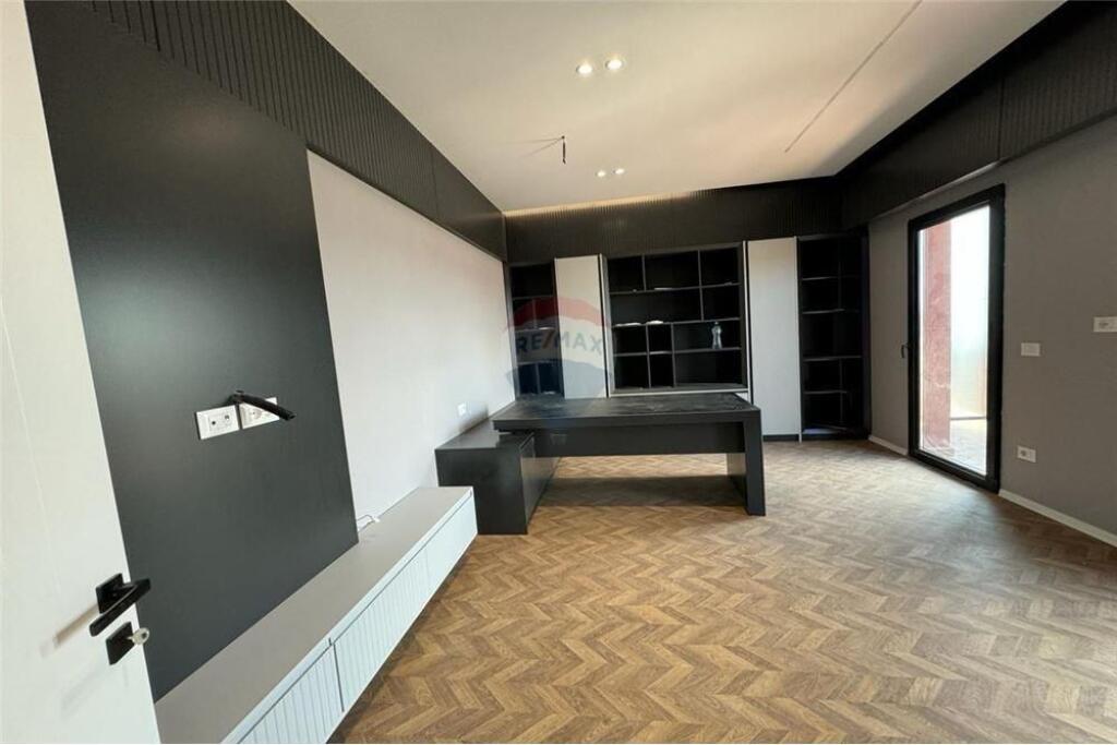 Office for rent at Tirana Garden Building