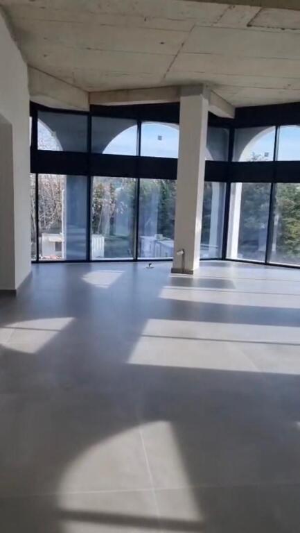 OFFICE FOR RENT 177 M2 FORMER AVIATION FIELD 2150 EURO FH-51511