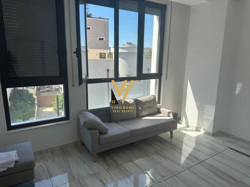 JEPET ZYRE 134 M2 ME QIRA TE ALI DEMI 650 EURO