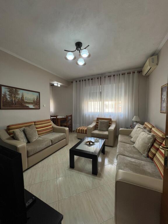 2+1 600 Eur for rent Elbasan street