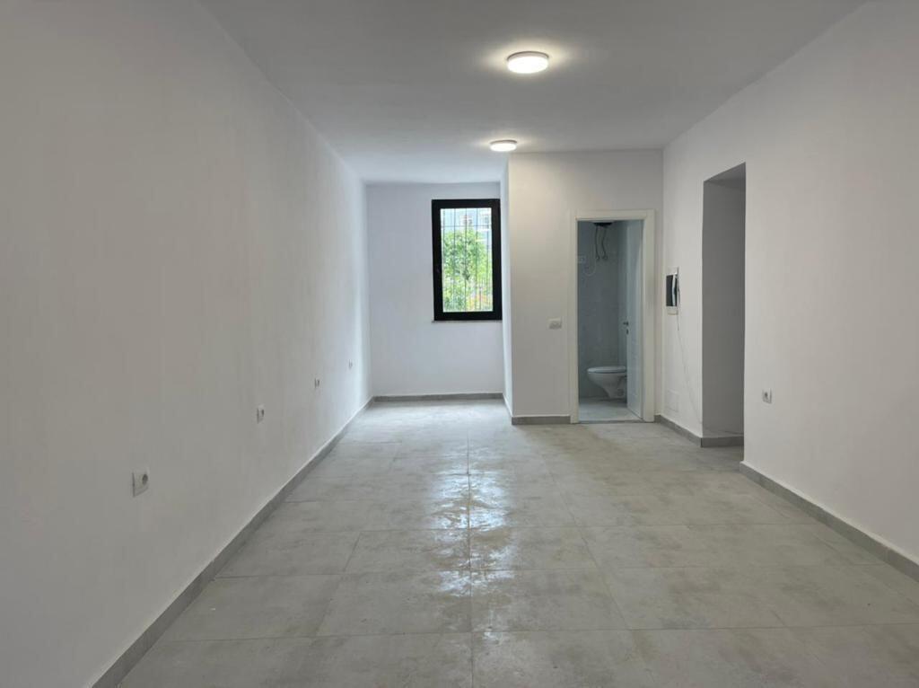 SHOP FOR RENT DINAMO STADIUM 800 EURO