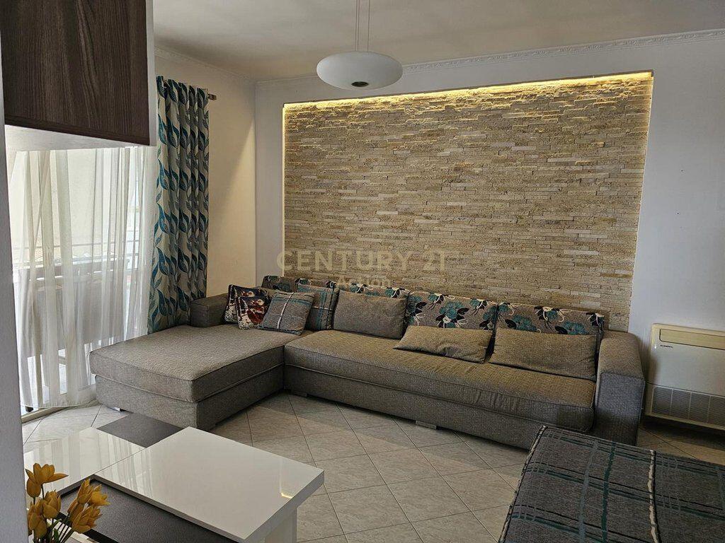 VENDESI APPARTAMENTO 2+1, A FRESK! 140.000 € Sup. Totale  100m2