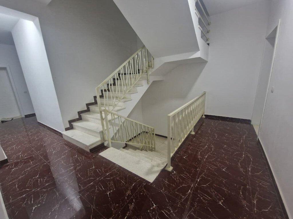 Locale per ufficio in affitto 2+1+2 – Ali Demi, Tirana 650 €| mese!
